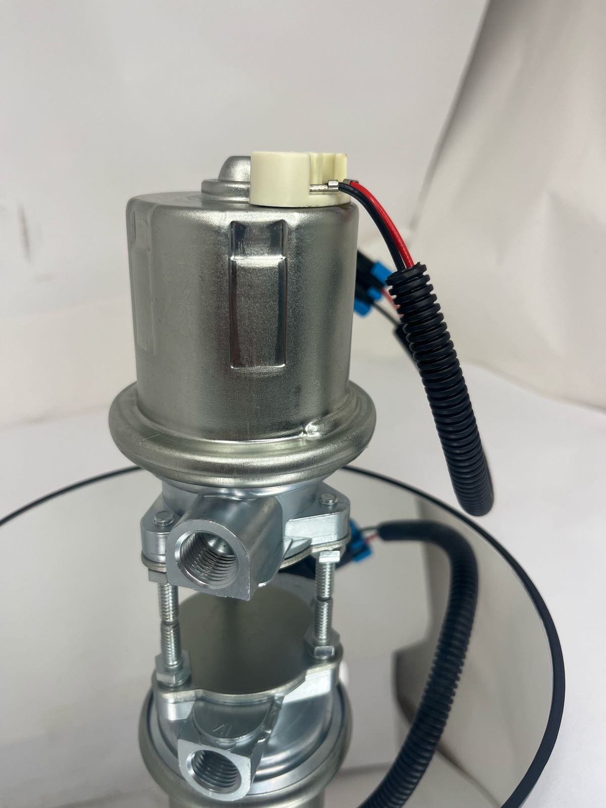 Z5137 - BOMBA ALIMENTADORA ELETRICA - COLHEITADEIRA - CASE: 84432306